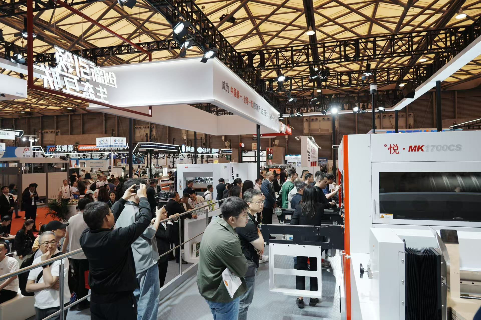 888腾博会闪耀 WEPACK，大幅面模切机成为全球 “焦点”